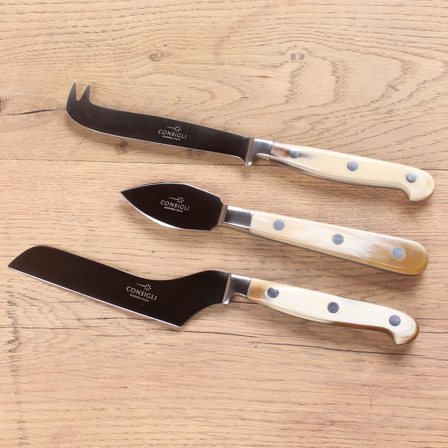3-piece Cheese Set with Cow Horn Handles - Fatto Mano Antiques