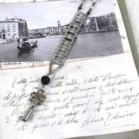 Long Silver Key Assemblage Necklace - Fatto a Mano Antiques - 1