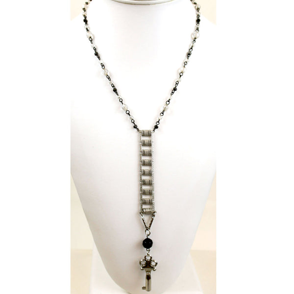Long Silver Key Assemblage Necklace - Fatto a Mano Antiques - 3